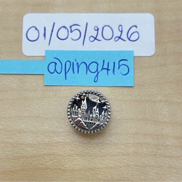 Pandora Harry Potter Hogwarts School of Witchcraft and Wizardry Charm - Picture 8 of 14